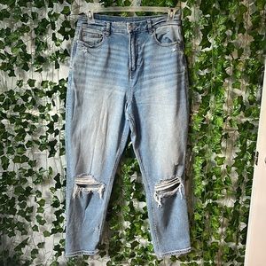 American Eagle Curvy Mom Jean Light Wash
